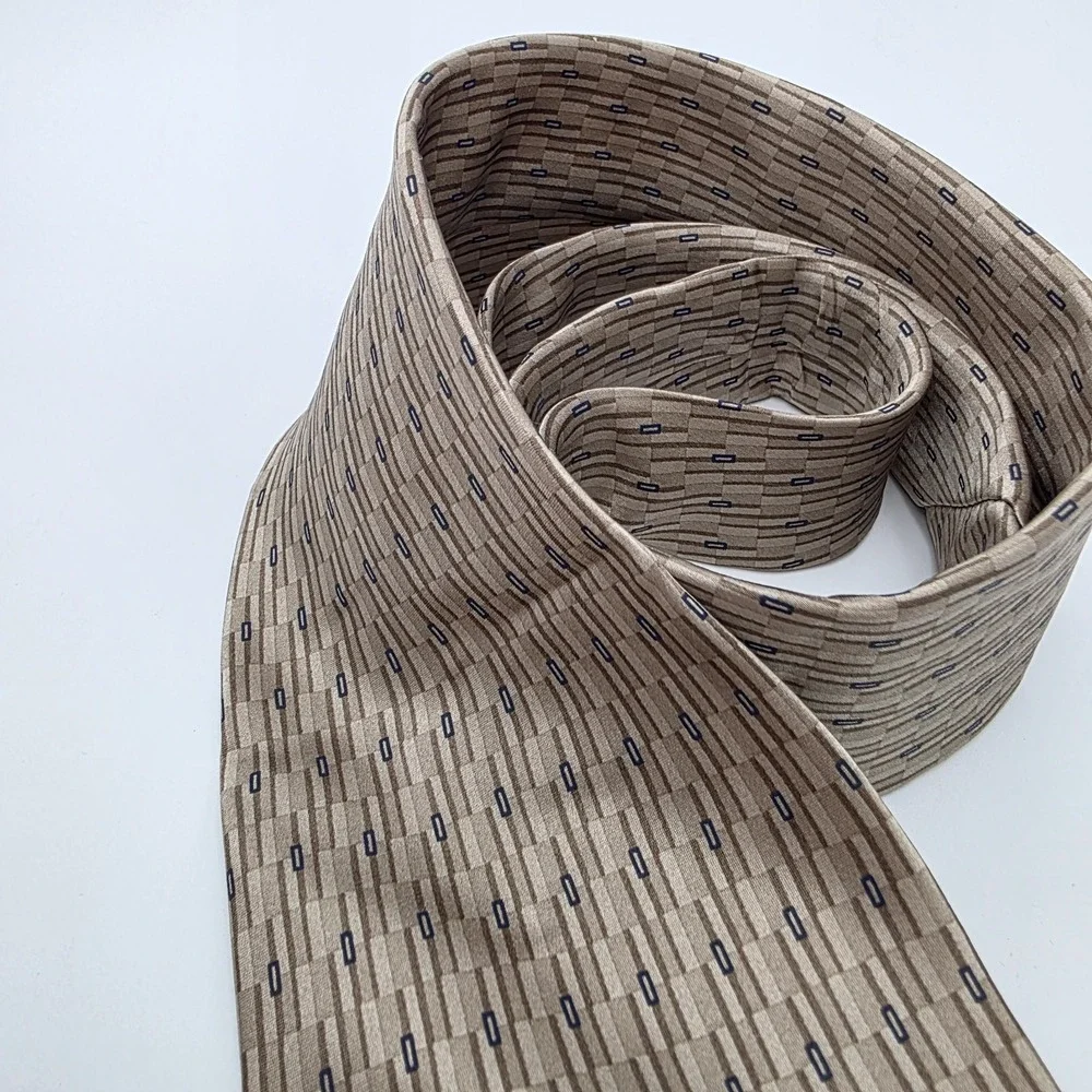 Stafford Executive Men's Brown Geometric 100% Silk Tie Made In Italy Necktie